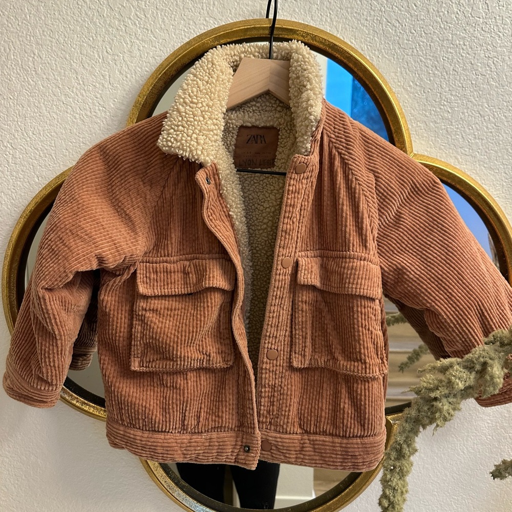 Zara kids corduroy jacket. Sherpa lining. Size 4-5.